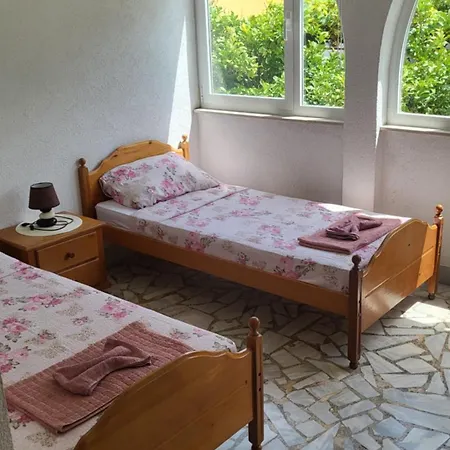 Apartments Alma Orebic Room photo