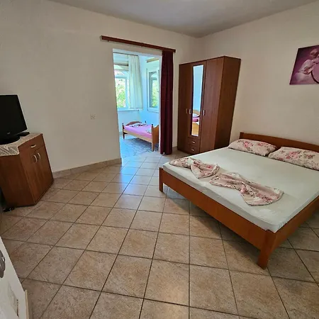 Apartments Alma Orebic Room photo