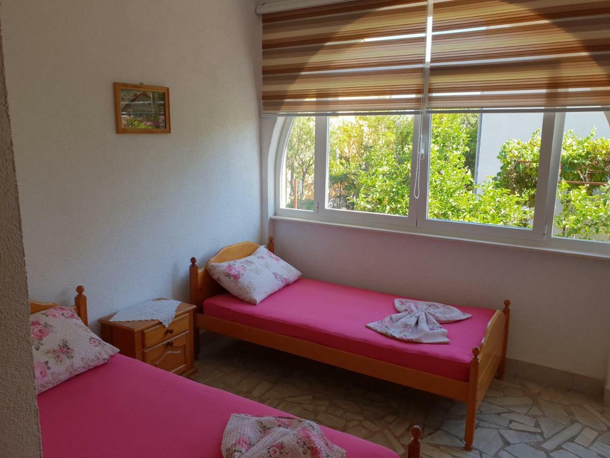 Apartment Alma Orebic